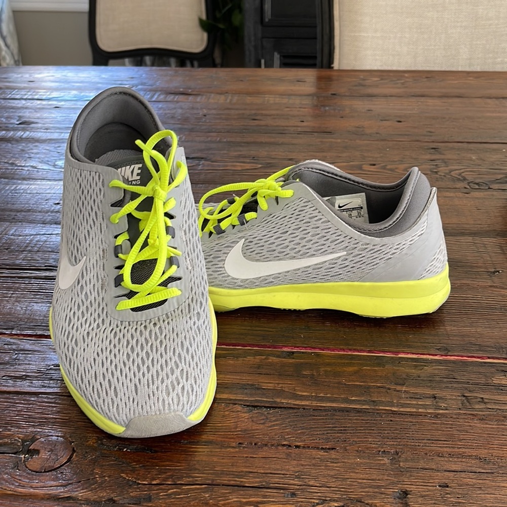 Nike Training - Zoom Fit - Grey - Neon